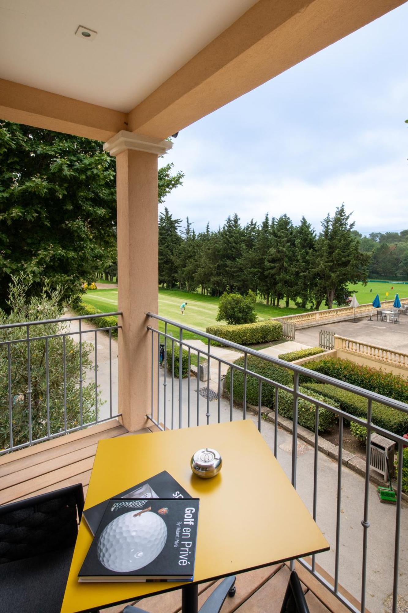 Hotel Golf & Spa Chateau De La Begude The Originals Collection Valbonne Exterior photo