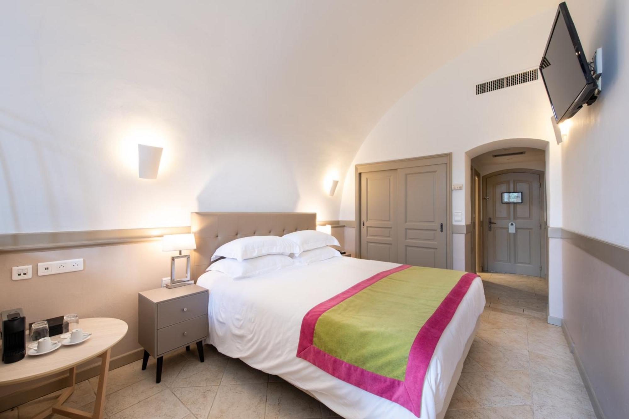 Hotel Golf & Spa Chateau De La Begude The Originals Collection Valbonne Exterior photo