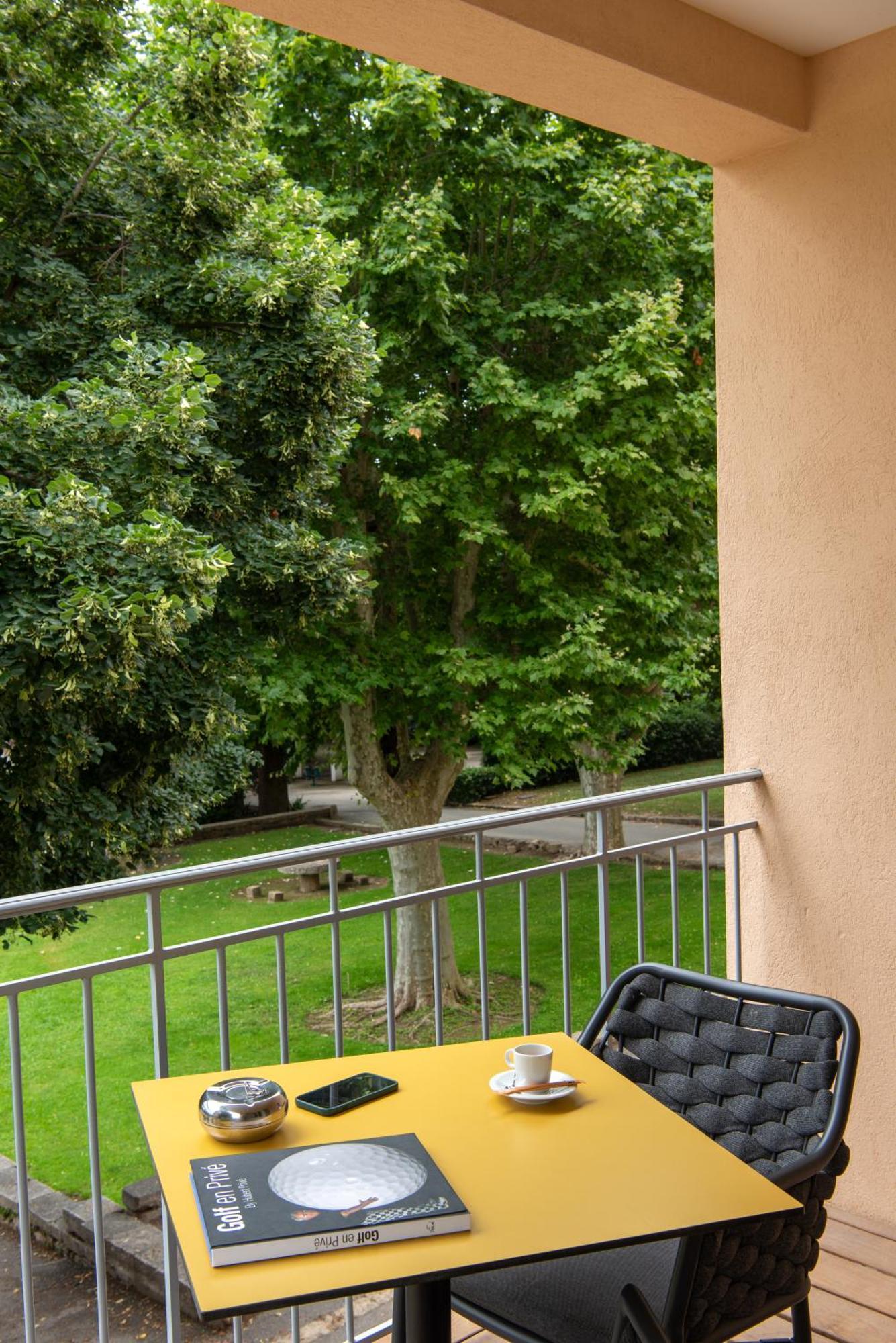 Hotel Golf & Spa Chateau De La Begude The Originals Collection Valbonne Exterior photo